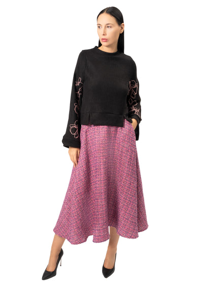 EMBROIDERED SLEEVE KNIT TOP
