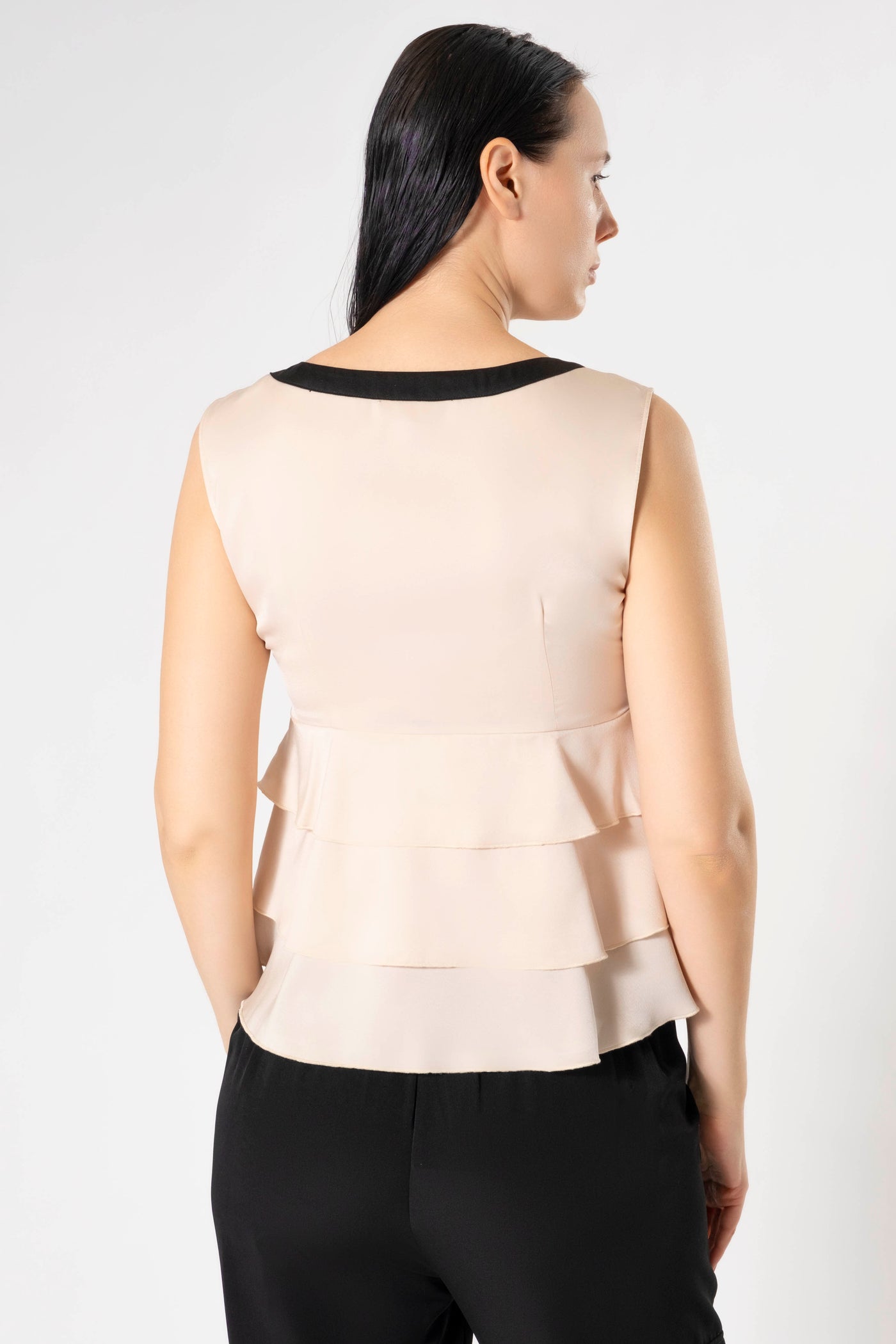 Serena Bow & Tiered Ruffles Novelty Button Blouse