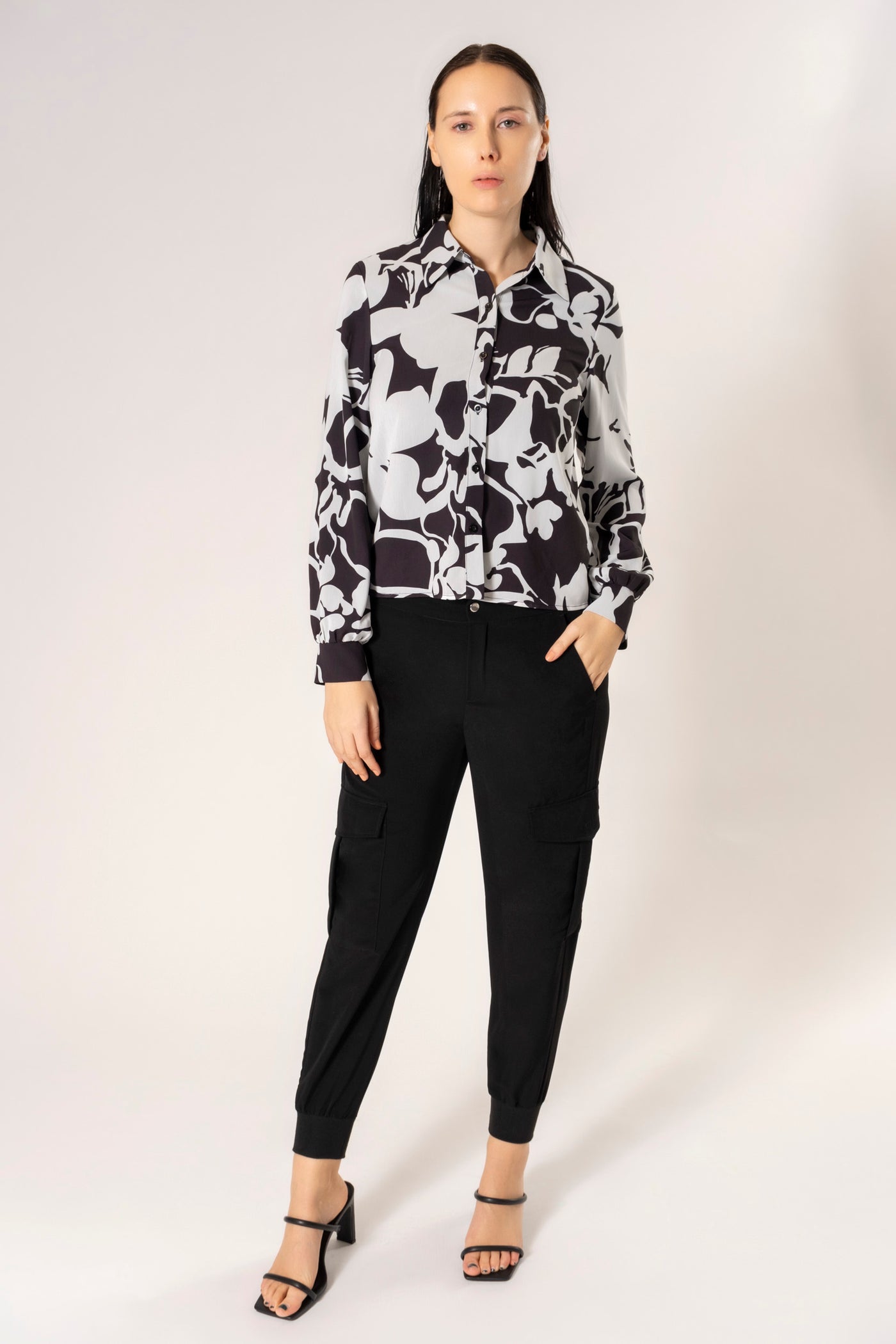 JANE LONG SLEEVE ABSTRACT FLORAL BUTTON UP TOP