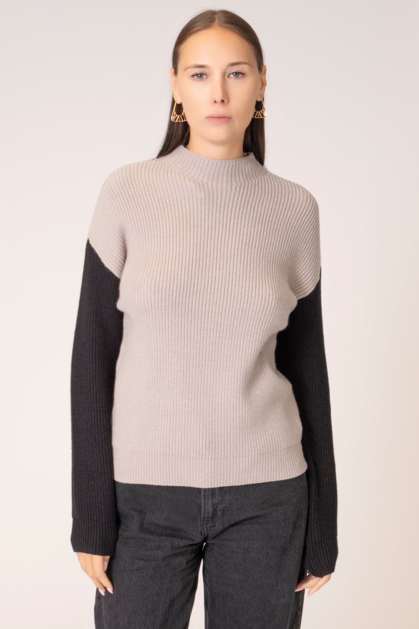 TWO TONE KNIT TOP