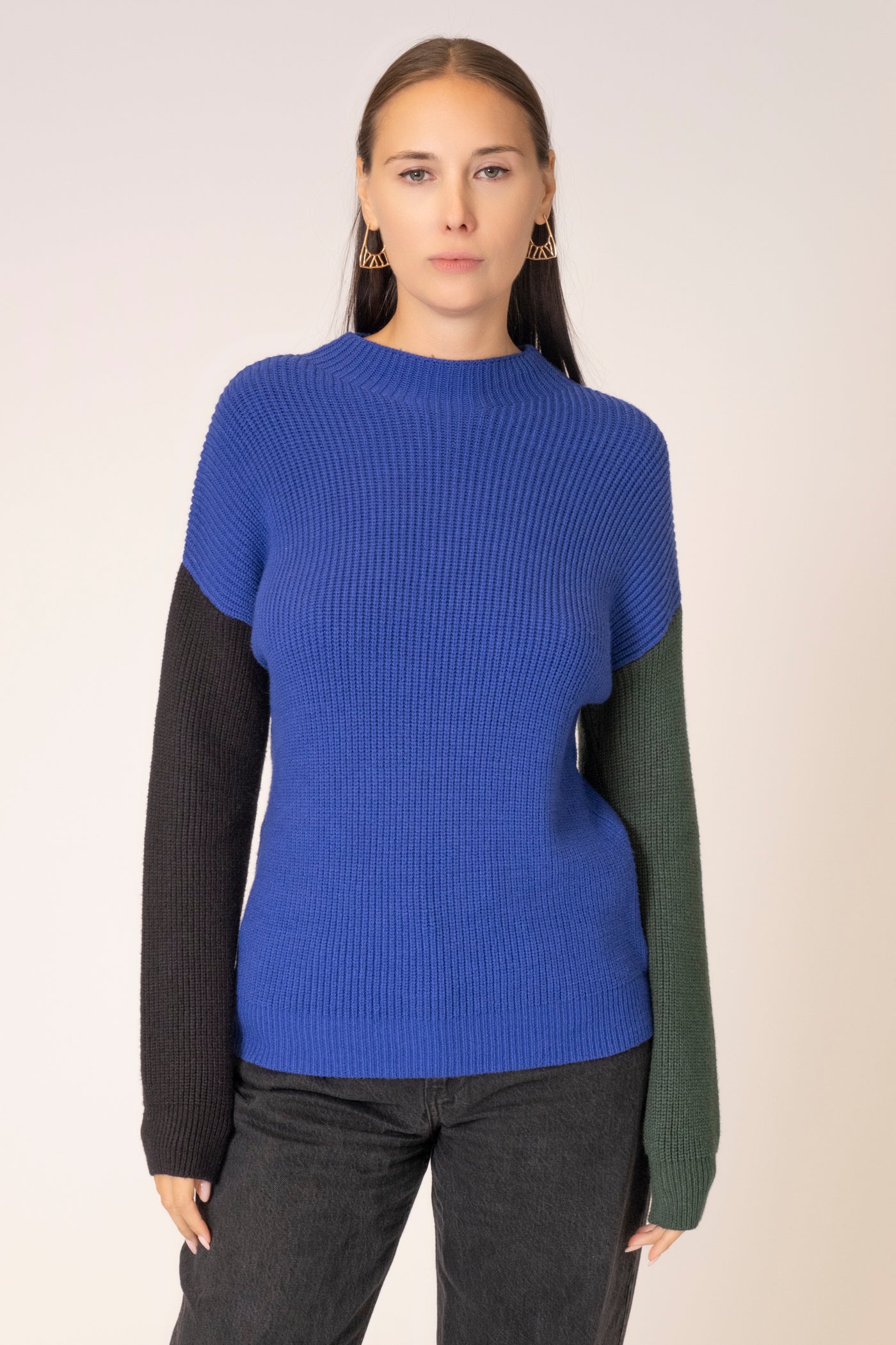 TWO TONE KNIT TOP