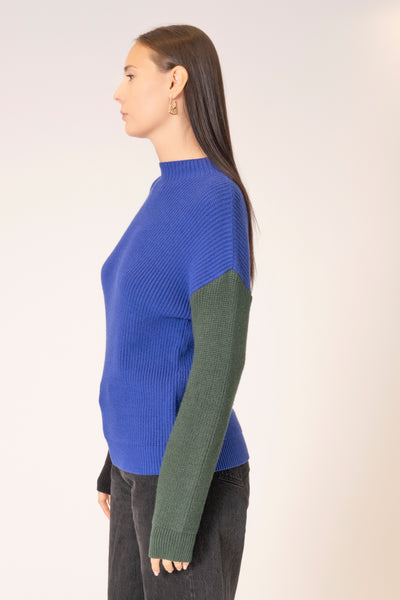 TWO TONE KNIT TOP