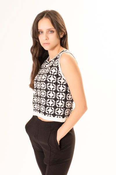 INTARSIA KNIT SLEEVELESS TOP