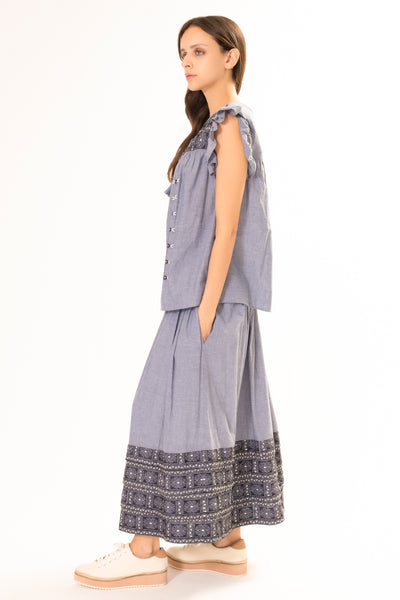 CHAMBRAY EMBROIDERED RUFFLE TOP